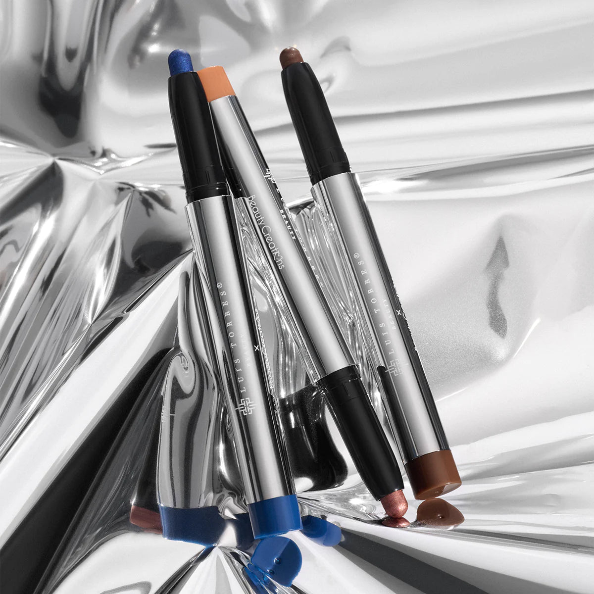 Sombra en crayón en crema Tru Treasure