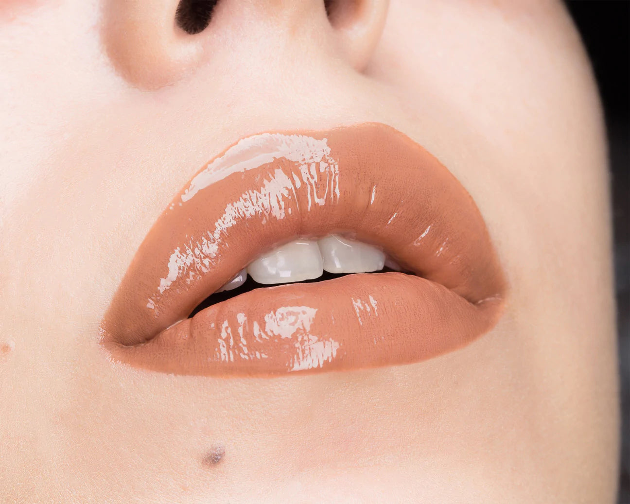 Gloss ( 06 Honey Love )