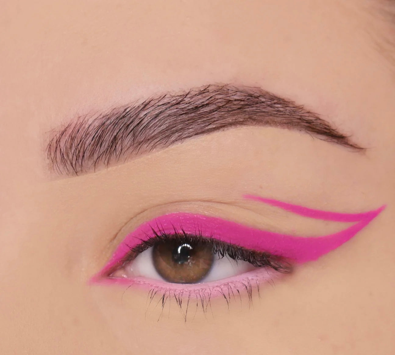 Delineador de gel  (013, rosa bebé)