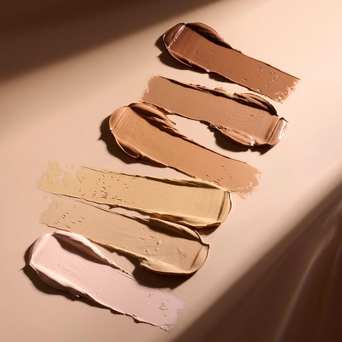 Paleta de contornos e corrector snatchural “sand “