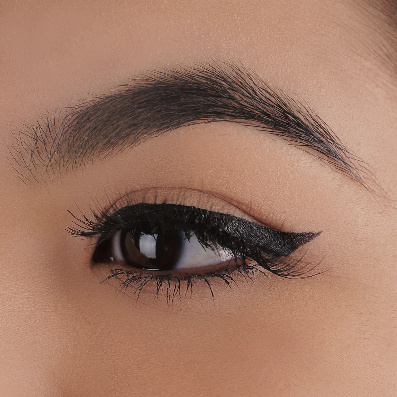 Delineador De Plumin  “01 Negro”